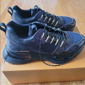 Authentic Men Louis Vuitton sneakers